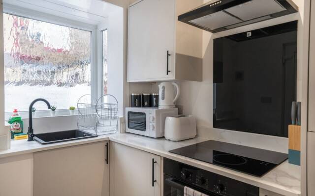 Isimi Burnley 3 Bedroom Modern House, Free Parking