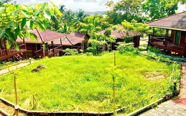 Golden Bungalow (former Hillside Bungalow )