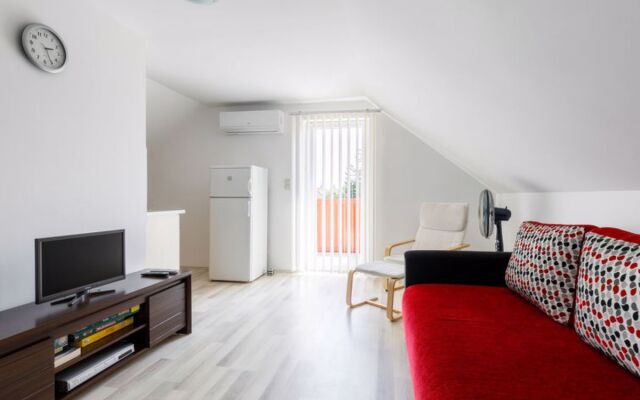 House Pyrus Balatonmariafurdo