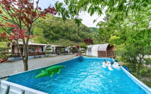 Gapyeong Petit Cabin Pension
