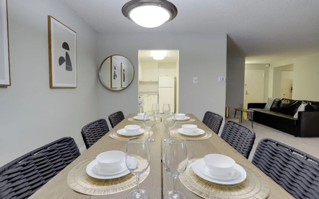 Modern Apt Near Airport & Metro