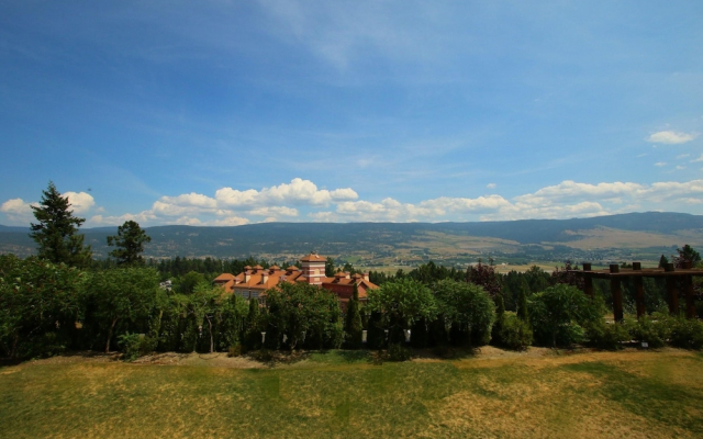 2322 Country Club Drive - 3 Bedroom