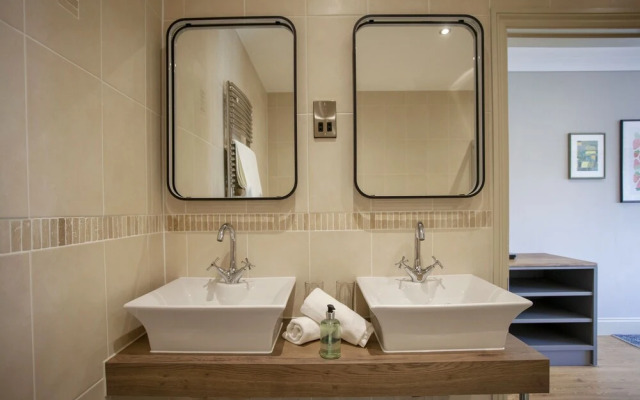 Woodborough Inn