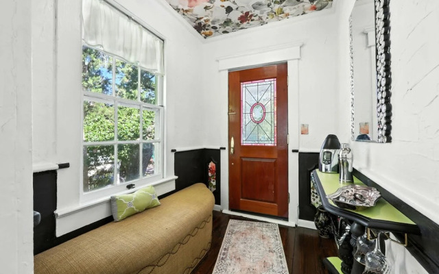 Periwinkle Perch - Home for 4