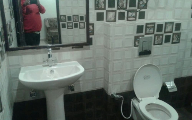 Goroomgo New Palace Dalhousie