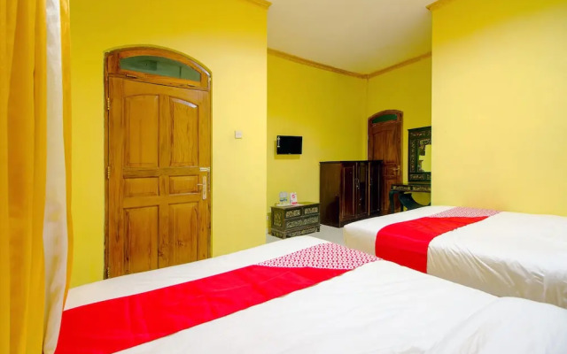 OYO 1770 Hotel Mawar Saron 2