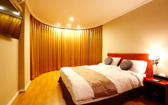 Anmyeon Plaza Hotel