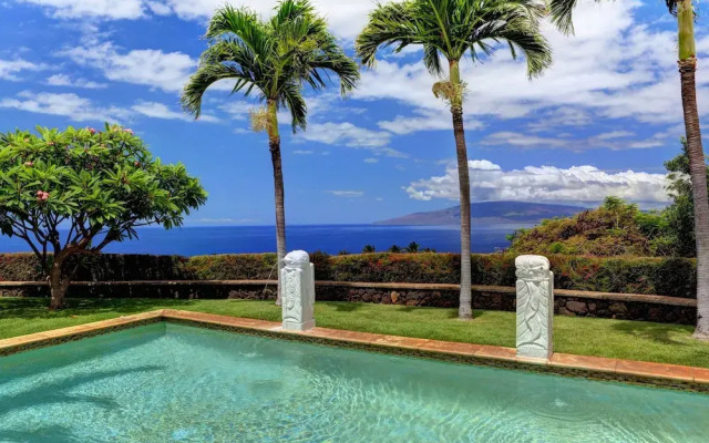 Aloha Spirit Maui 2 Bedroom Home by RedAwning