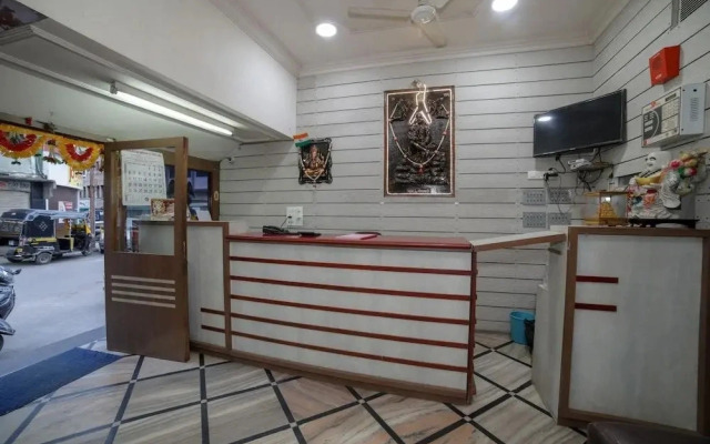 Super Deluxe Guest House by OYO Rooms