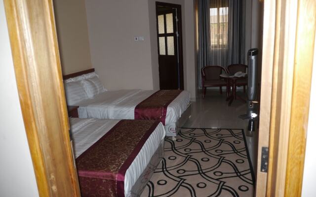 Rosaline Suites Hotel