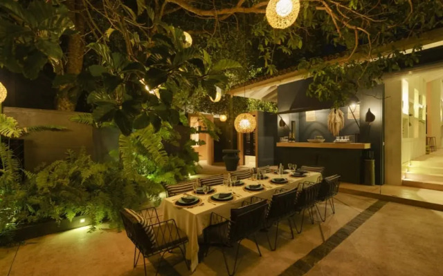 Cool and Contemporary Hilltop Villa With Ocean Views