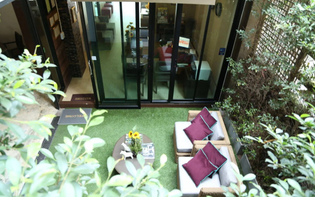 The Peaberry Explorer Hotel