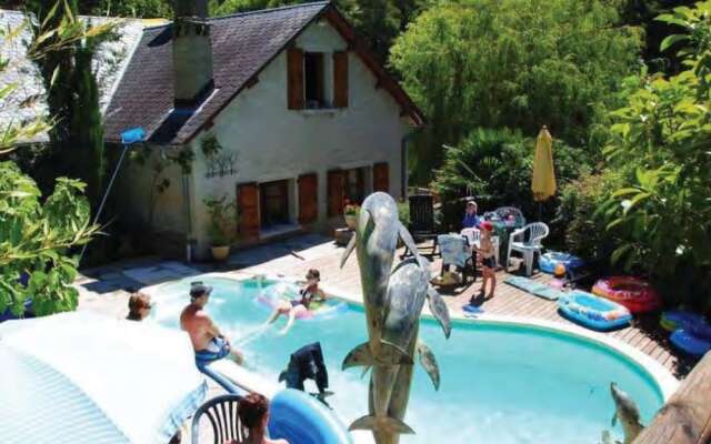 Villa With 4 Bedrooms in Saint-pierre-des-tripiers, With Wonderful Lak