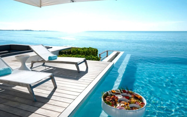 Oceanfront Luxury Villa Infinity Pool w Slide