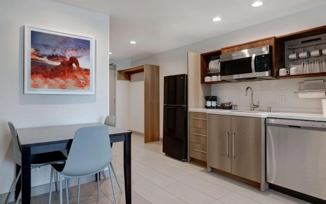 Home2 Suites by Hilton Las Vegas Southwest I-215 Curve