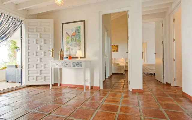 Serene Holiday Home in Sayalonga With Private Pool