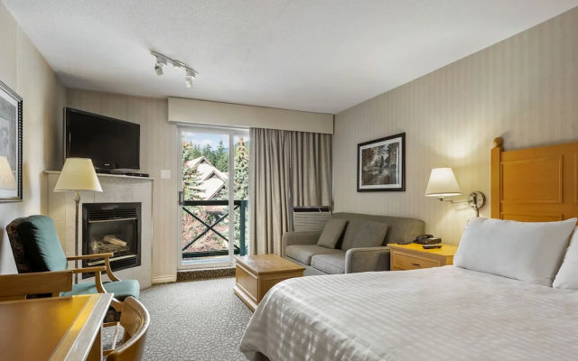 Pinnacle Hotel Whistler Village