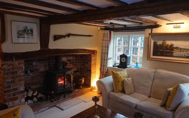 Charming 17th Century 2-bed Cottage in Medmenham