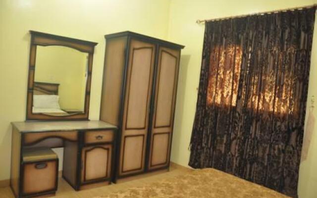 Vip Building-Al Buainain Apartment
