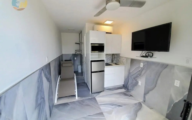 Alexander 919 2 Bedroom Apts by RedAwning