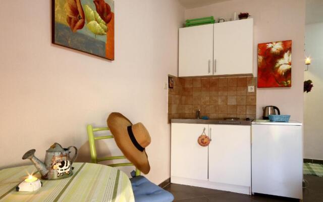 Lighthouse Apartments