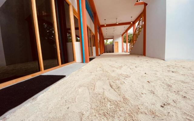 Thoddoo White Sand Inn