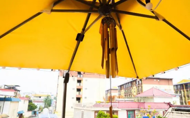 Onenight youth Hostel – Outside – Dehong