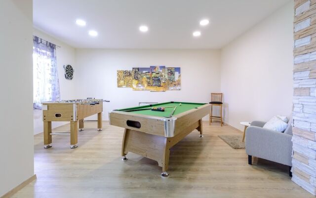 Villa Pave / Six Bedrooms H1