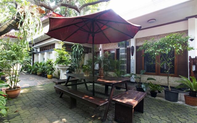 RedDoorz Near TB Simatupang