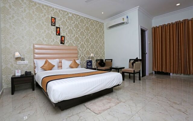 Townhouse OAK Hotel MP Inn