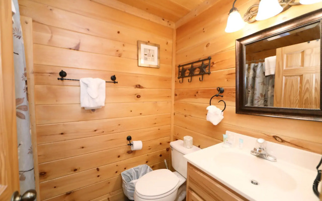 Amazing Grace - Two Bedroom Cabin