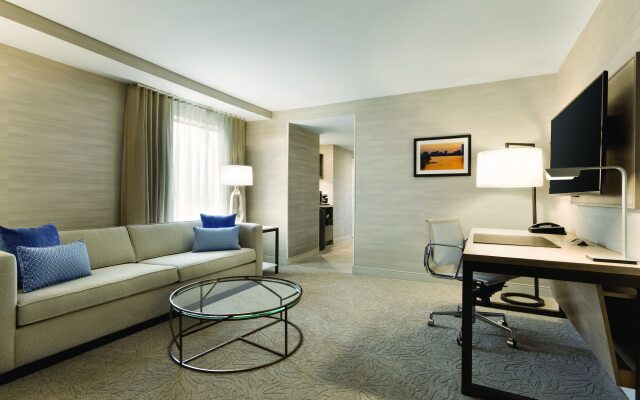 DoubleTree Suites by Hilton Hotel Boston - Cambridge