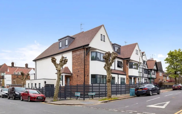 Luxury Flat in North West London