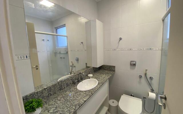 Casa Térrea 3 suítes Piscina Jurere Internacional