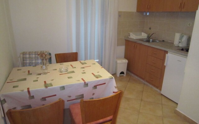 Seaview Apartment in Dalmatia With Balcony