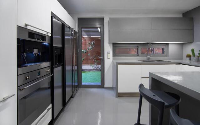 Elegant and Private Living by Neuvel