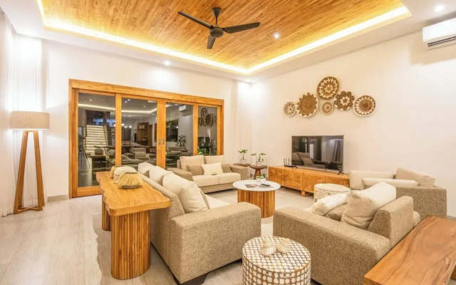 Lavish 6 BR With Ocean Vista, 5 Mins to Savaya – Guest Rooms – Pecatu