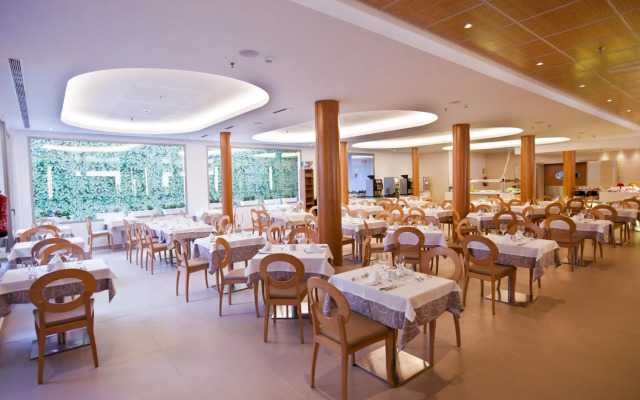 Riviera Beachotel - Recommended for Adults