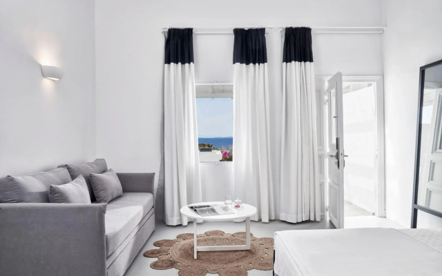 Mr & Mrs White Tinos