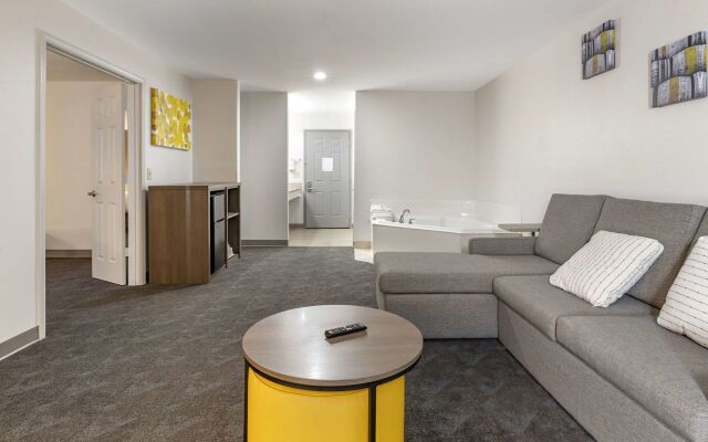 Comfort Inn & Suites