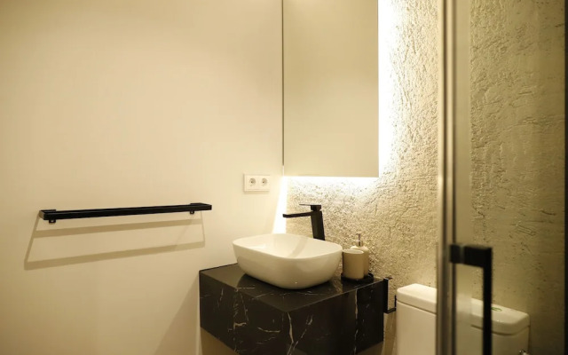 Medina Homes Puente Romano