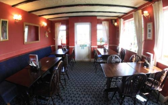The Three Horseshoes