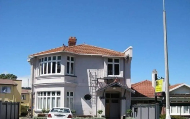 Albatross Inn Bed and Breakfast