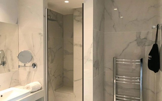 Hotel La Villa Port d Antibes & Spa