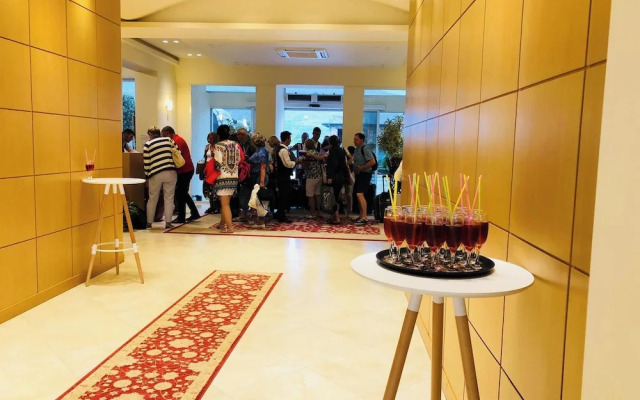 Grand White City Hotel