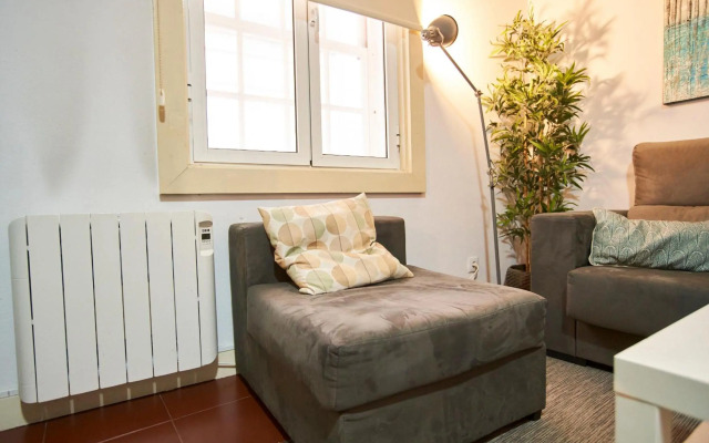 Riverside (with 3 Bedrooms) by JC