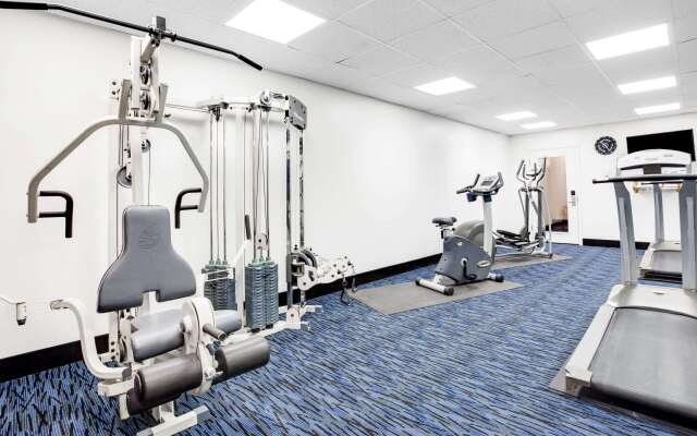 Ramada by Wyndham Marina