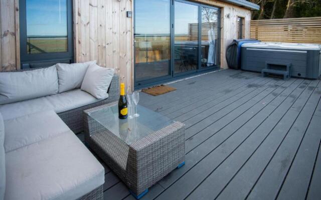 The Langland Bay Lookout - 1 Bed Cabin - Landimore