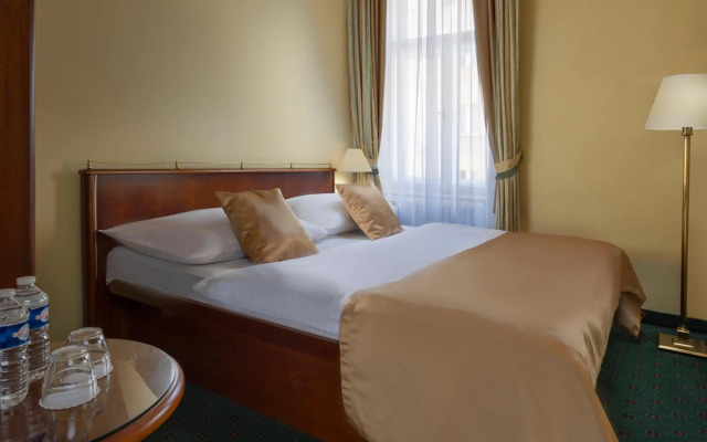 William Sivek Hotels