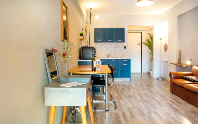 Ermou 18 Mosaics boutique aprtm in Parliament square